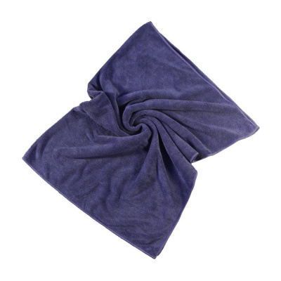 Микрофибровое полотенце имеет оптимальный размер и плотность для сушки кузова одного автомобиля посл